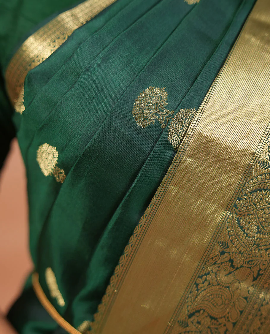 Green zari buttas and mamallapuram temple motifs zari woven silk saree, zari border of salangi, muthu, banaras, mayil, and lavangam designs, and intricate pallu - Image 4
