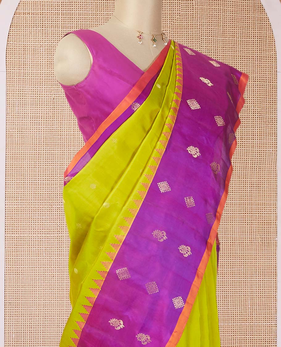 Green zari buttas gadwal silk saree, contrast vidarbha zari design border & pallu of floral creeper, paisley & geometric designs - Image 3