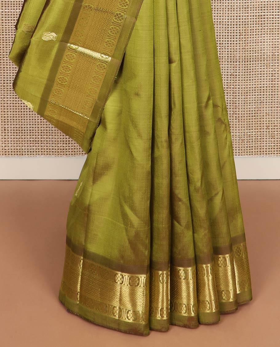 Green zari buttas kanchipuram silk saree, contrast one-sided border of mayil kann & laddu kamalam designs & zari woven pallu - Image 5