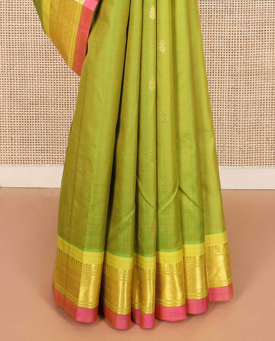 Green zari buttas Kanchipuram silk saree, contrast one-sided border of paneer sombu, banaras, and jaal designs, and zari design pallu - Image 4