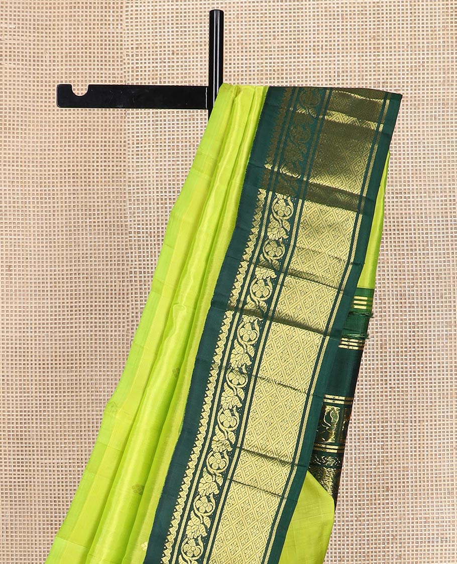 Green zari buttas kanchipuram silk saree, contrast one-sided korvai border of salngai, kodi visiry & jaal & anicient human motifs woven pallu - Image 4