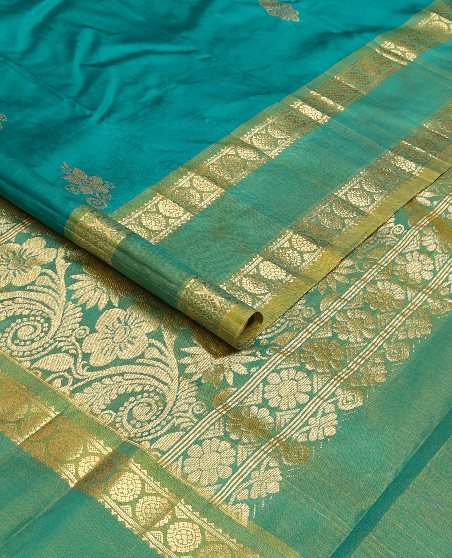 Green zari buttas Kanchipuram silk saree, contrast one-sided rettai pettu border of rekku, and laddu kamalam, and floral design pallu - Image 2