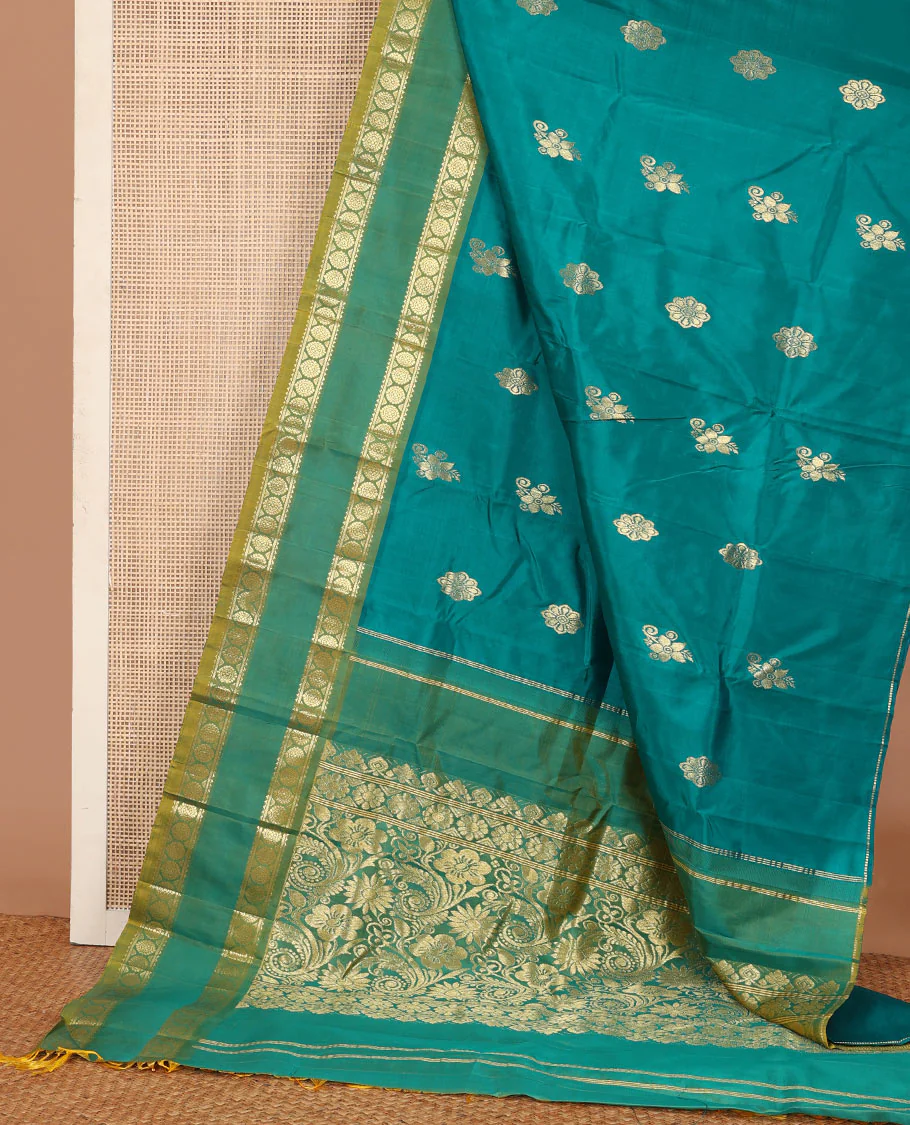 Green zari buttas Kanchipuram silk saree, contrast one-sided rettai pettu border of rekku, and laddu kamalam, and floral design pallu - Image 3