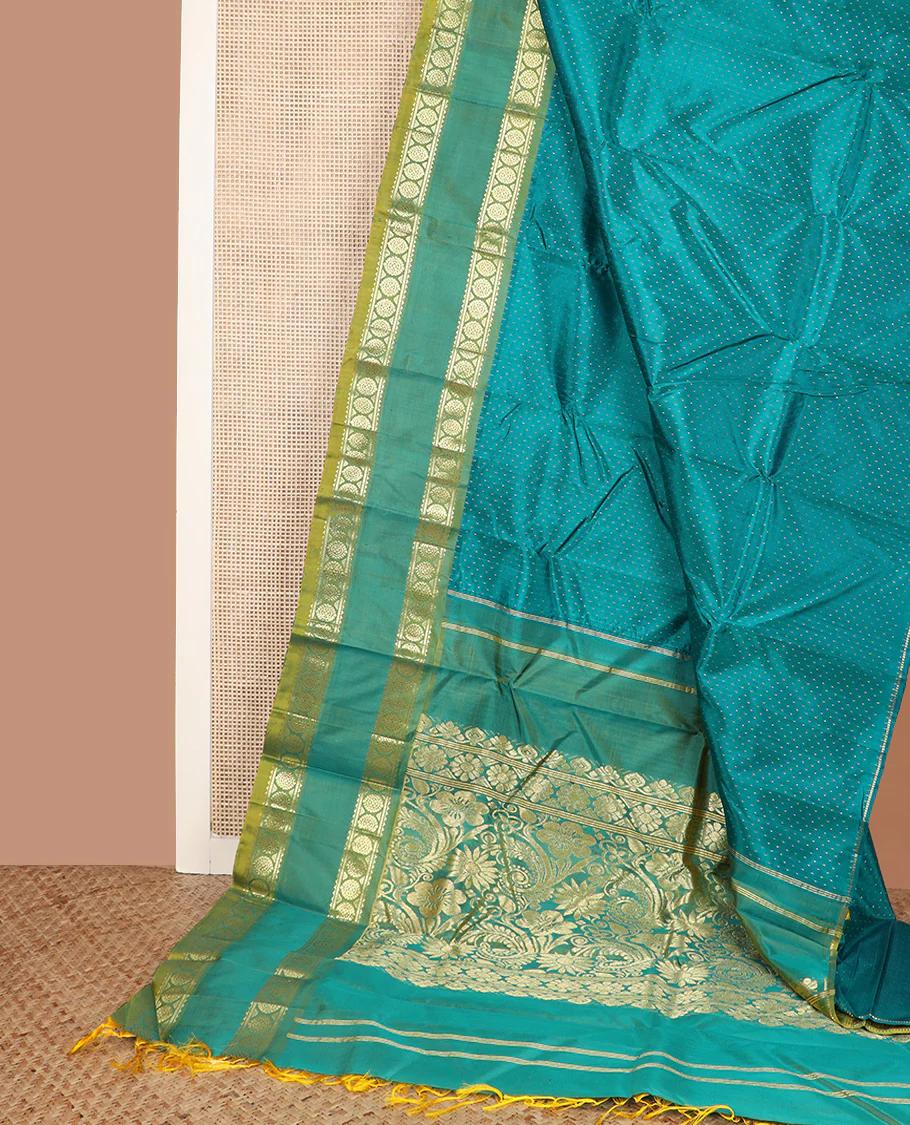 Green zari buttas Kanchipuram silk saree, contrast one-sided rettai pettu border of rekku and poo chakram, and zari design pallu - Image 3