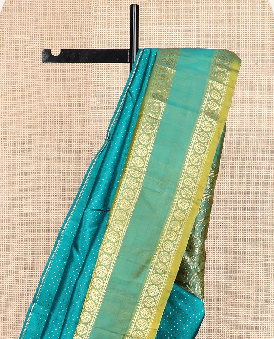 Green zari buttas Kanchipuram silk saree, contrast one-sided rettai pettu border of rekku and poo chakram, and zari design pallu - Image 4