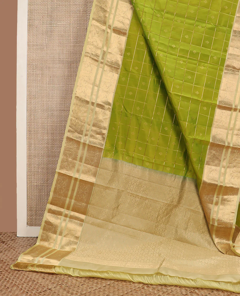 Green zari design Vasundhara silk saree, contrast border of kuyil kann, banaras, and mayil designs, and ogee patterned pallu - Image 3