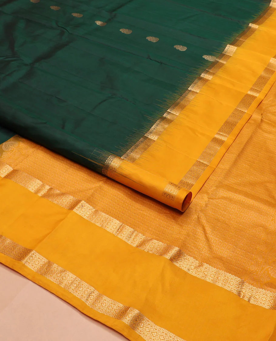 Green zari buttas Vasundhara silk saree, contrast rettai pettu border of rekku, muthu, and diamond designs, and jaal pallu - Image 2