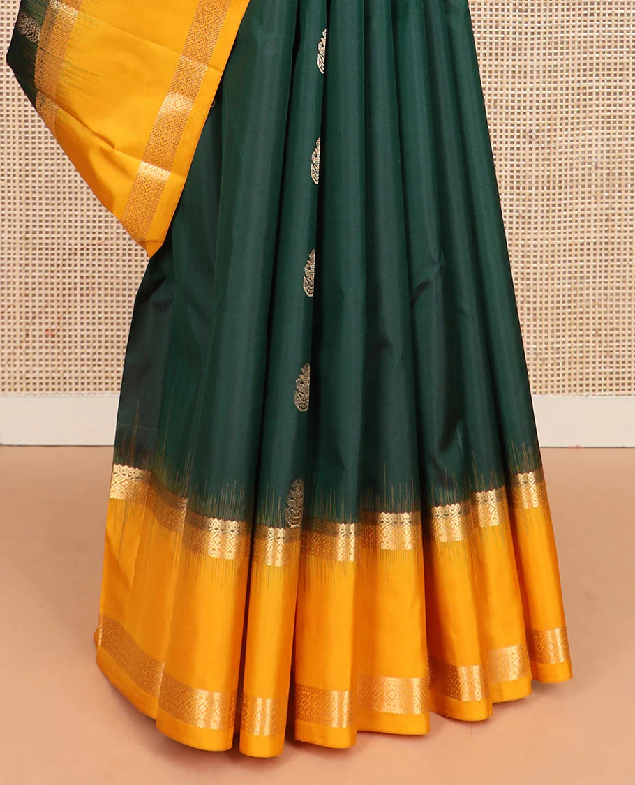 Green zari buttas Vasundhara silk saree, contrast rettai pettu border of rekku, muthu, and diamond designs, and jaal pallu - Image 4