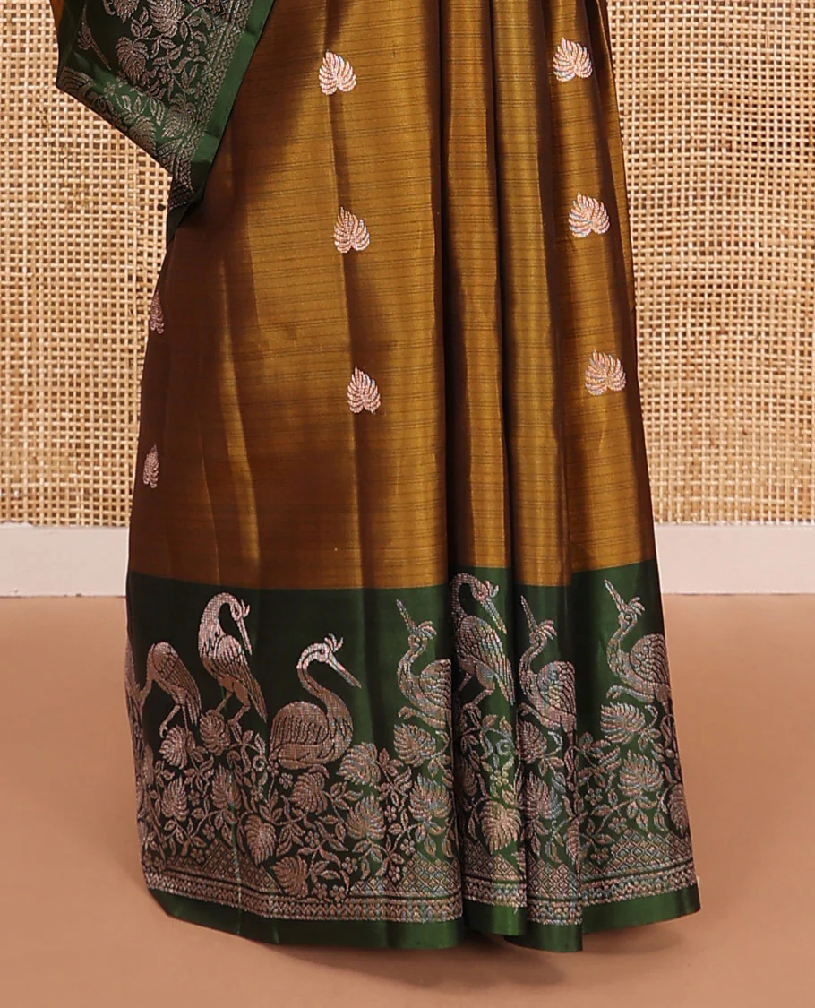 Green zari buttas Mayuri soft silk saree, contrast floral and bird motifs border, and pallu of jaal, floral, and bird designs - Image 4