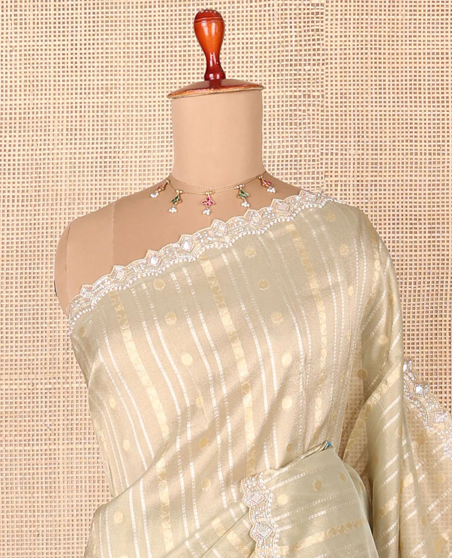 Green zari motifs designer saree, embroidery & zari scallop border, floral embroidered scallop-neck short-sleeve readymade blouse - Image 2
