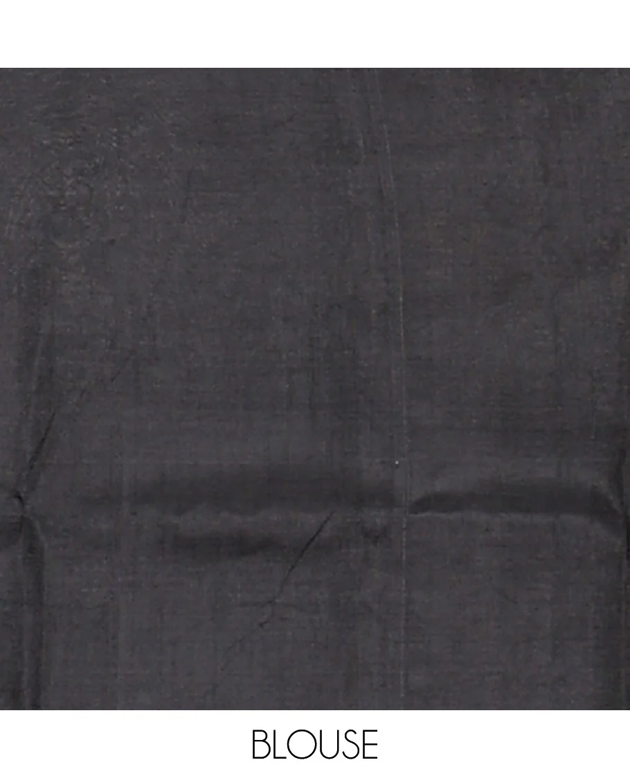 Grey abstract geometric printed saree with brown and black printed pallu - Image 4