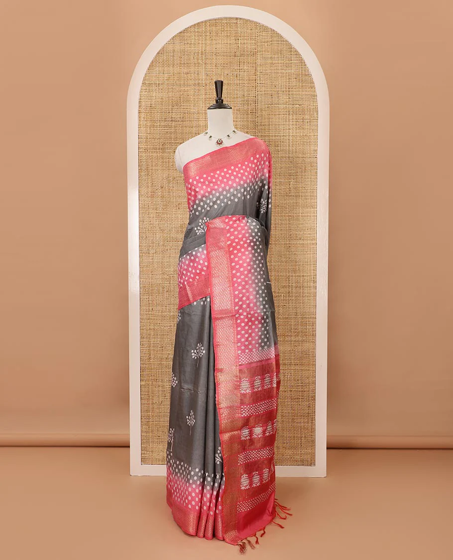 Grey batik printed Bhagalpuri cotton saree, contrast gold zari diamond-patterned border, printed pallu & pink blouse of print & zari work - Image 2