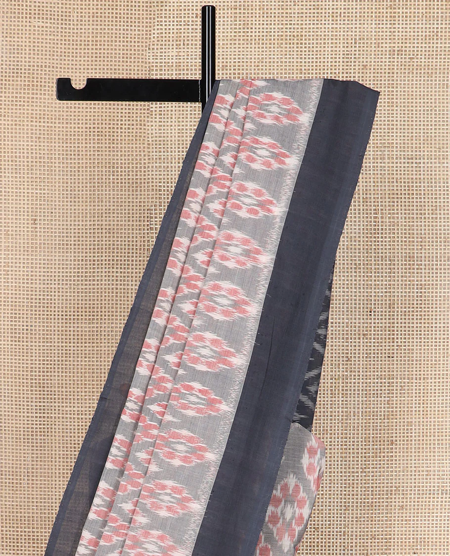 Grey floral jaal-patterned Pochampally cotton saree, contrast border & pallu of ikkat jaal design - Image 3