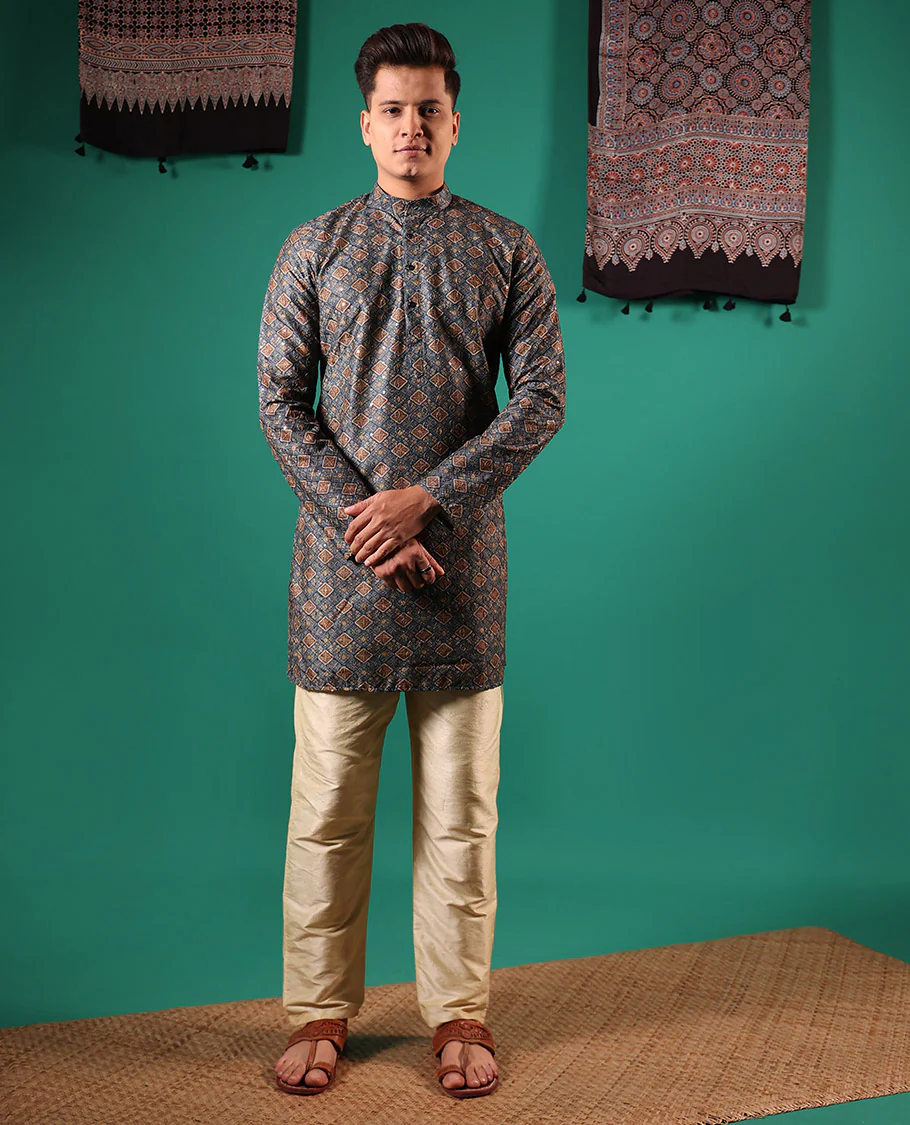 Grey jaal patterns printed with sequins embroidered full-sleeved men's kurta - Image 2