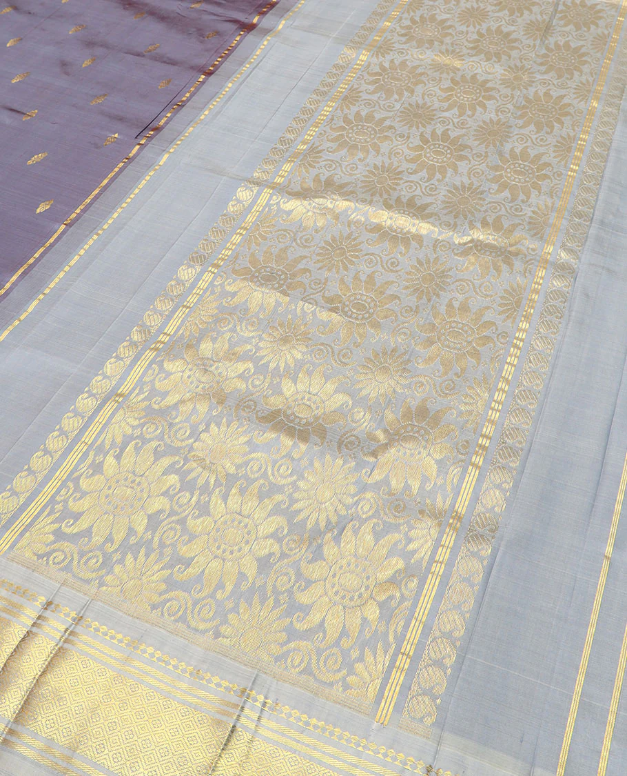 Grey zari buttas Kanchipuram silk saree, zari border of paneer sombu, banaras, and jaal designs, and floral design pallu - Image 5
