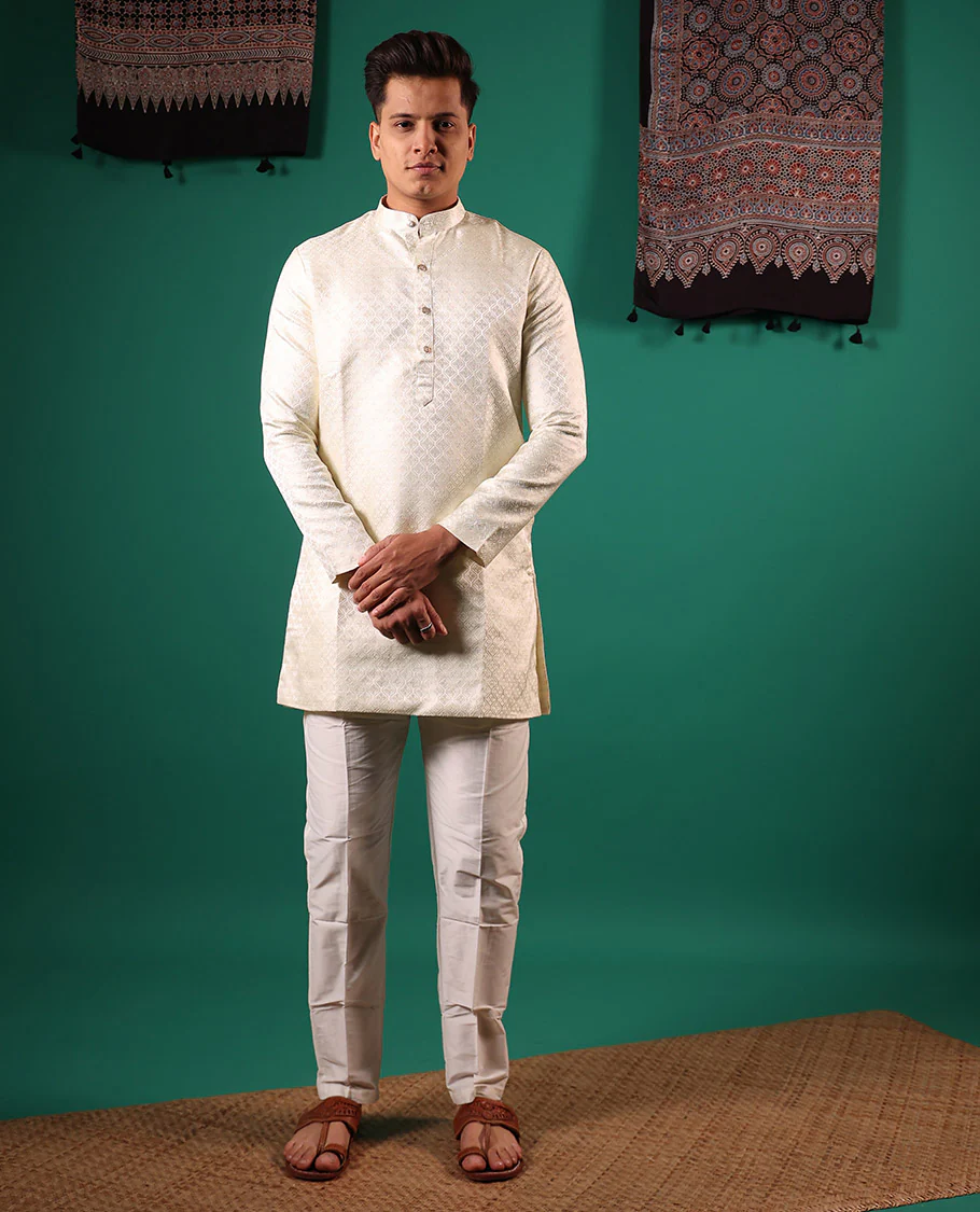 Ivory ogee patterns embossed full-sleeved men's kurta - Image 2