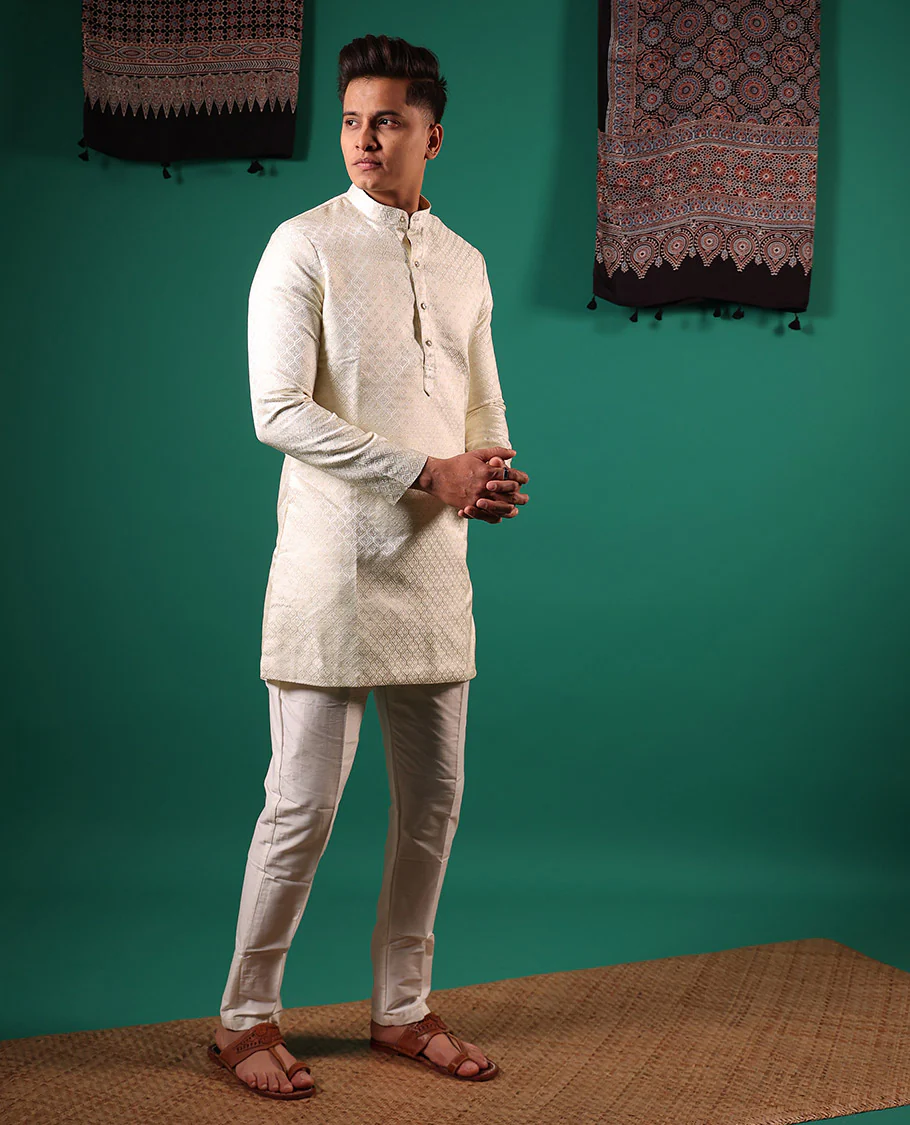 Ivory ogee patterns embossed full-sleeved men's kurta - Image 3