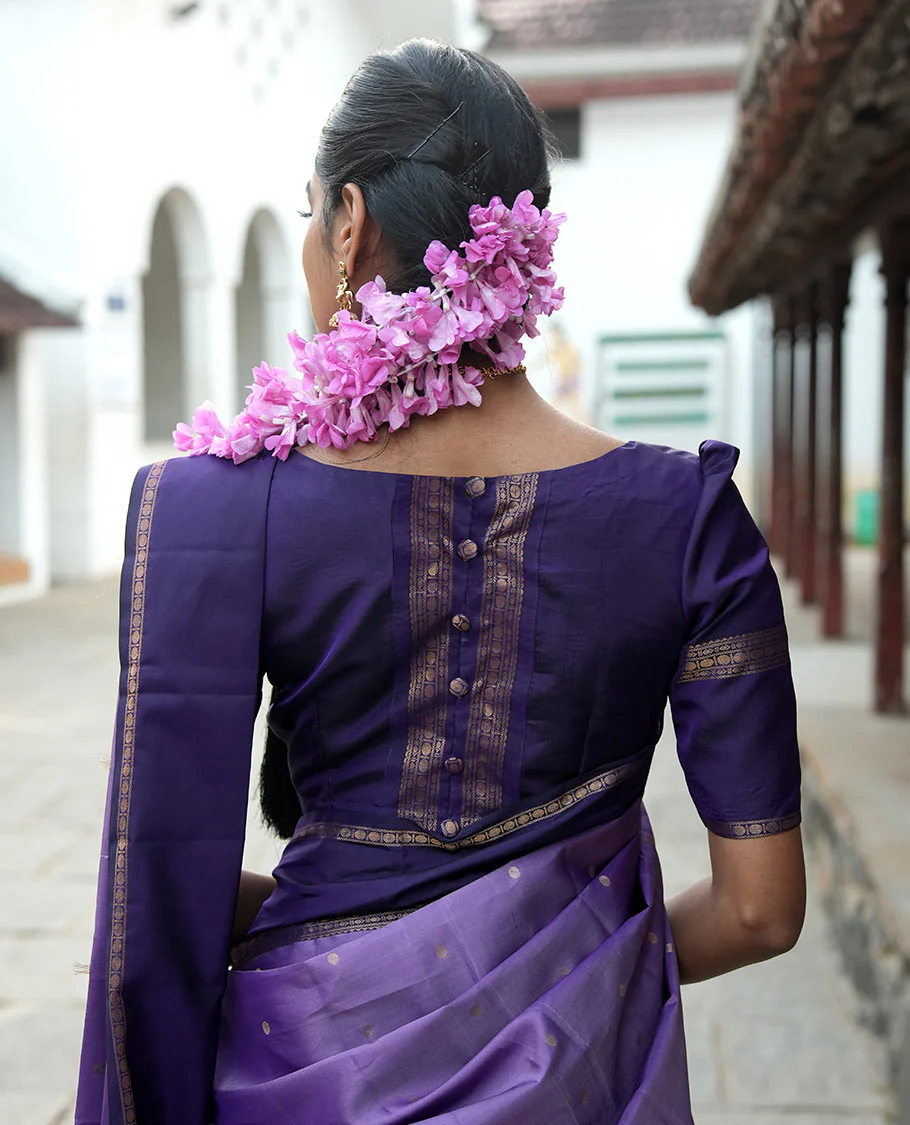 Lavender Poun Buttas Vasundhara Silk Saree, Contrast Rettai Pettu Border of Rekku, Neli, and Rudraksham Designs, and Zari-Rich Intricate Pallu - Image 5