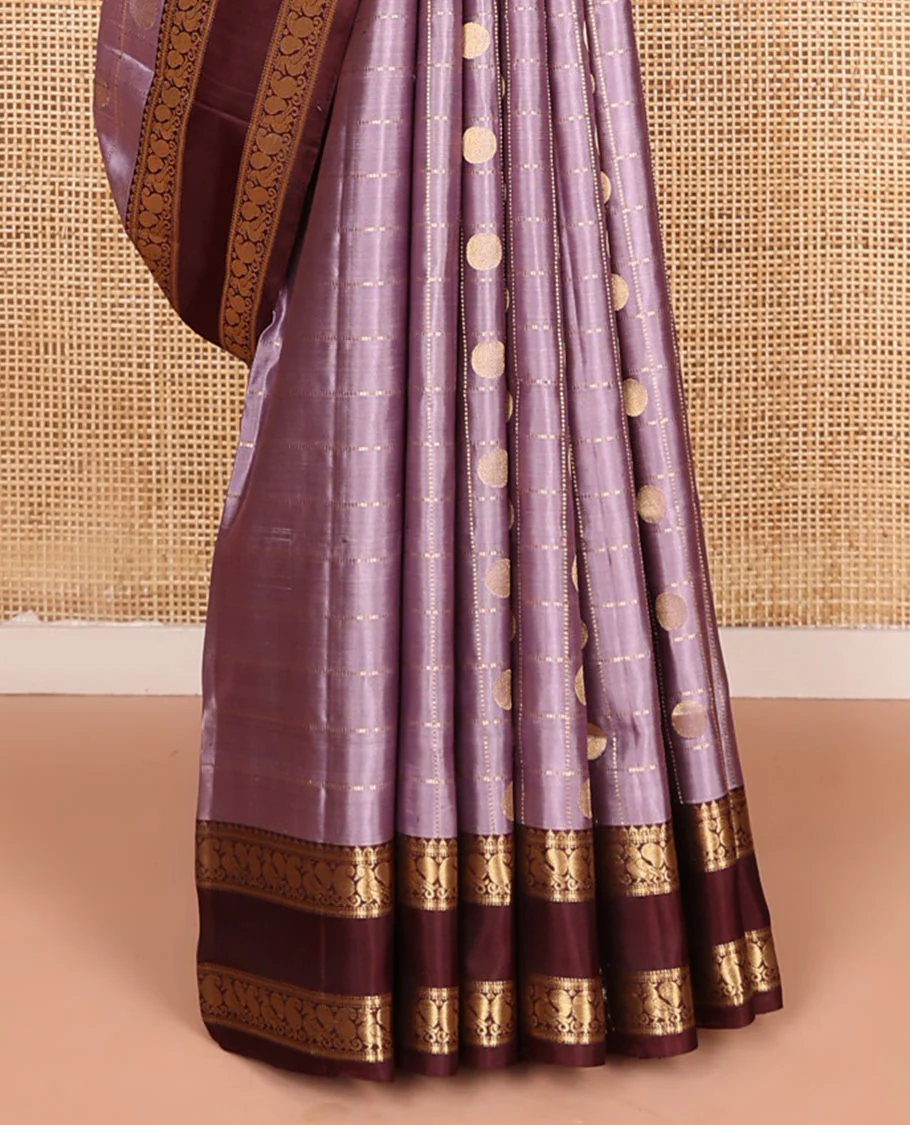 Lavender rudraksham butta enclosed checked Mayuri soft silk saree, contrast rettai pettu border of rekku, muthu, banaras, and mayil designs, and jaal pallu - Image 4