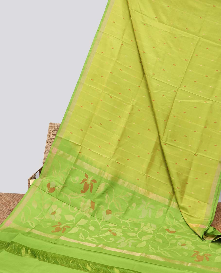 Light green floral motifs upadda silk saree with self zari border & floral vine design pallu - Image 2