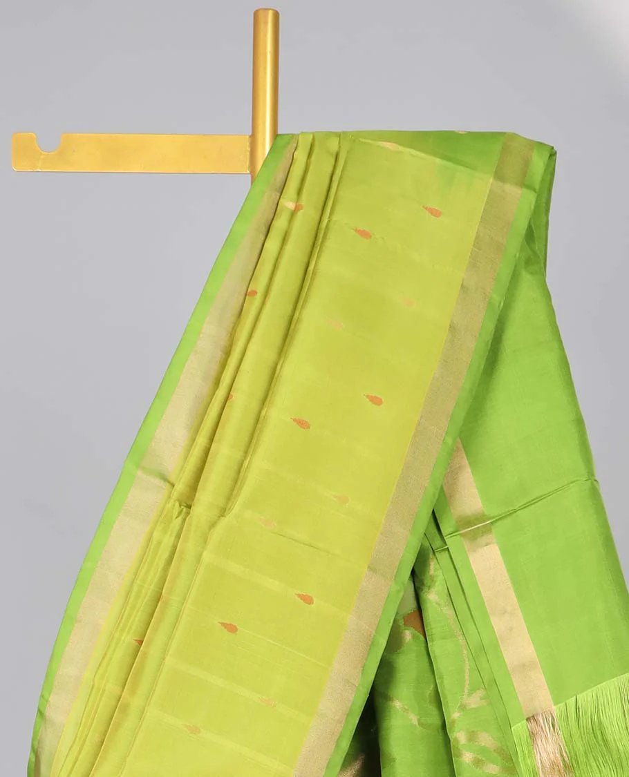 Light green floral motifs upadda silk saree with self zari border & floral vine design pallu - Image 3