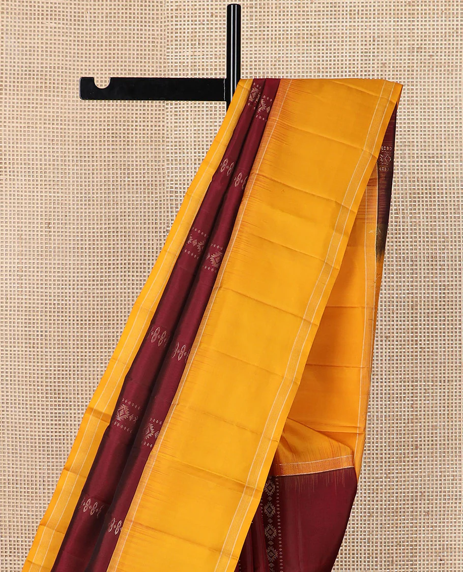 Maroon geometric patterned Mayuri soft silk saree, contrast rettai pettu border & pallu of geometric designs - Image 4