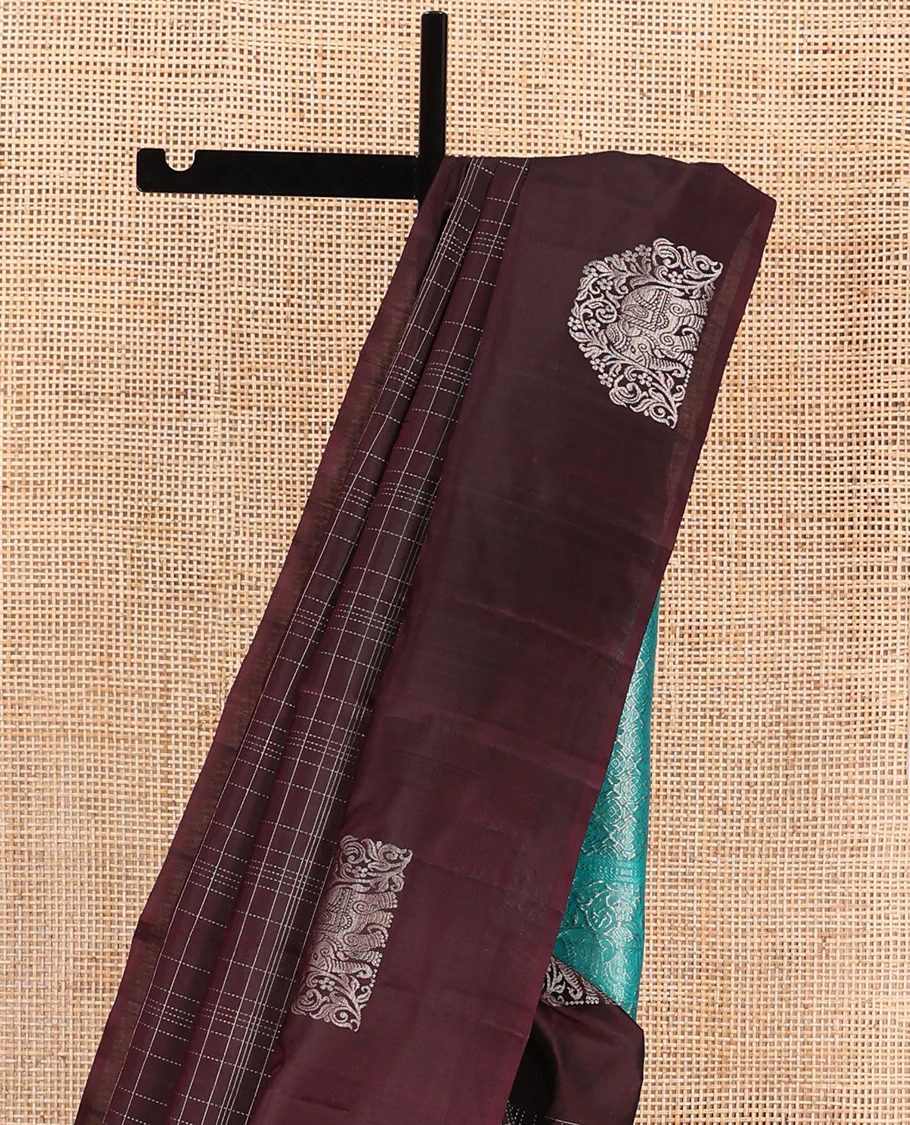 Maroon muthu kattam Kanchipuram silk saree, yaanai motifs zari border, and contrast pallu of yaanai, and chakram buttas - Image 3