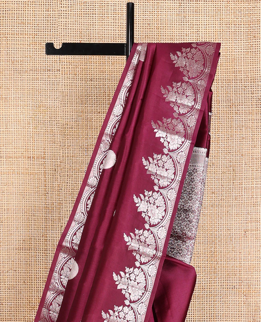 Maroon round-shaped zari buttas raw mango silk saree, zari border of scallop & floral designs & floral steeped pallu - Image 4