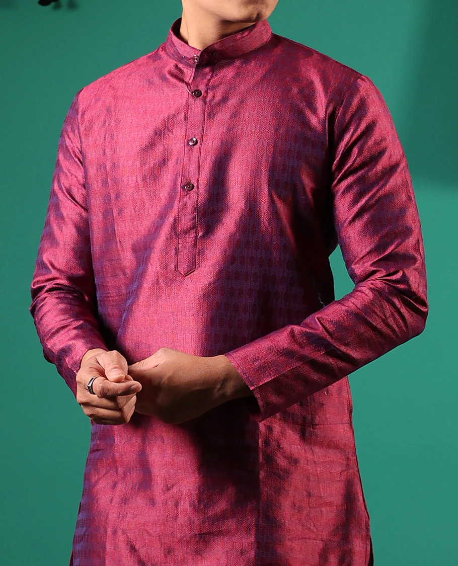 Maroon texture embossed full-sleeved men's kurta - Image 4