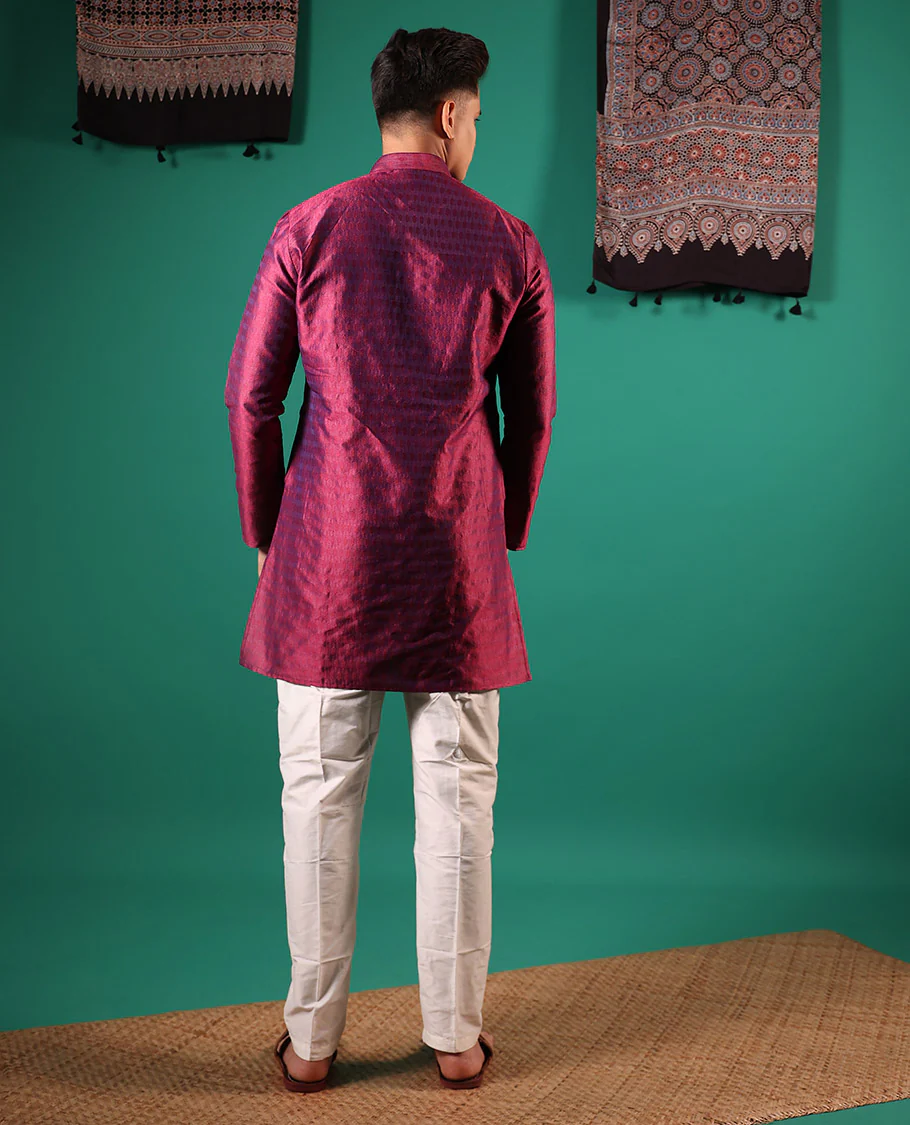 Maroon texture embossed full-sleeved men's kurta - Image 5