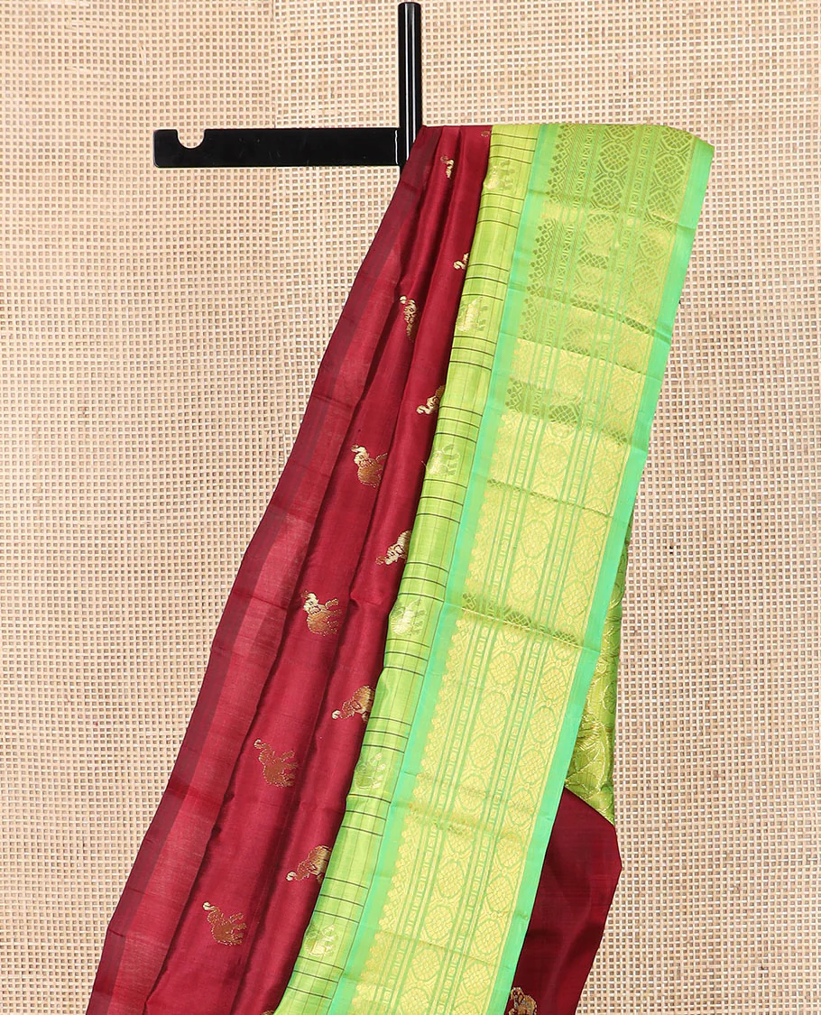 Maroon yaanai buttas Kanchipuram silk saree, contrast thazampoo rekku checked border of salngai, banaras, lavangam, and laddu kamalam designs, and floral design pallu - Image 3