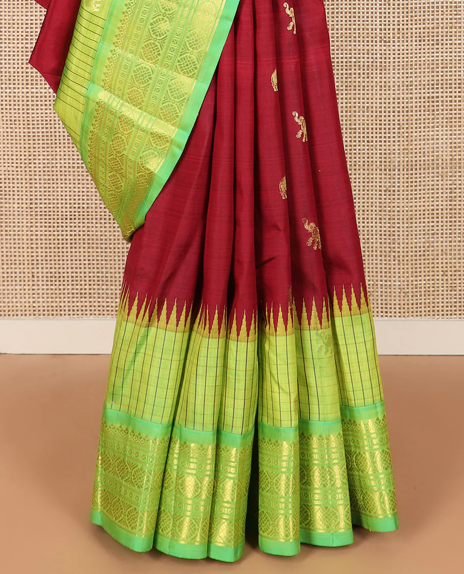 Maroon yaanai buttas Kanchipuram silk saree, contrast thazampoo rekku checked border of salngai, banaras, lavangam, and laddu kamalam designs, and floral design pallu - Image 4