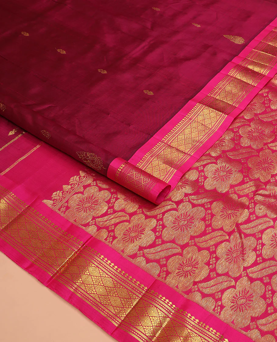 Maroon zari buttas Kanchipuram silk saree, contrast one-sided border of paneer sombu, banaras, muthu, and jaal designs, and pallu of floral designs - Image 2