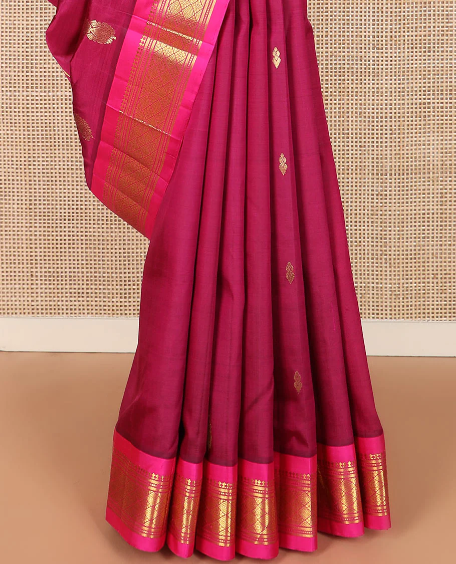 Maroon zari buttas Kanchipuram silk saree, contrast one-sided border of paneer sombu, banaras, muthu, and jaal designs, and pallu of floral designs - Image 4
