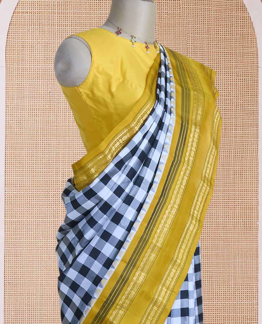 Multi-color checked gadwal silk saree, contrast rettai pettu traditional zari design border & pallu of traditional designs - Image 3