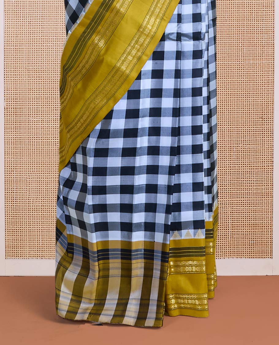 Multi-color checked gadwal silk saree, contrast rettai pettu traditional zari design border & pallu of traditional designs - Image 4