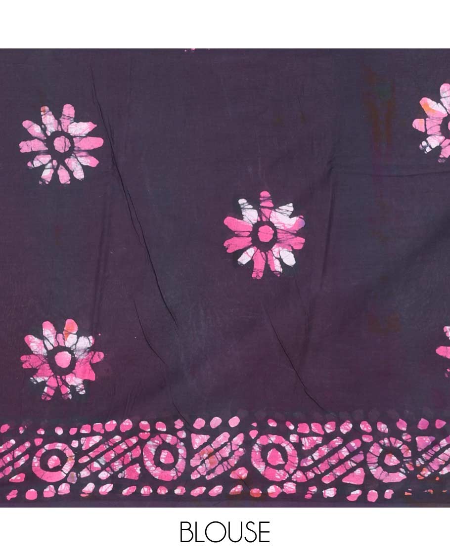Multi-color geometric batik printed mul mul cotton saree, batik printed border, and pallu of batik print - Image 3