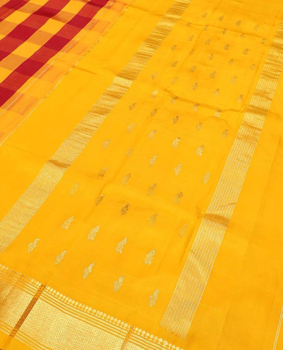 Multi-color Kanchipuram silk saree, zari border of paneer sombu, banaras, muthu, and mayil kann designs, and zari design pallu - Image 5