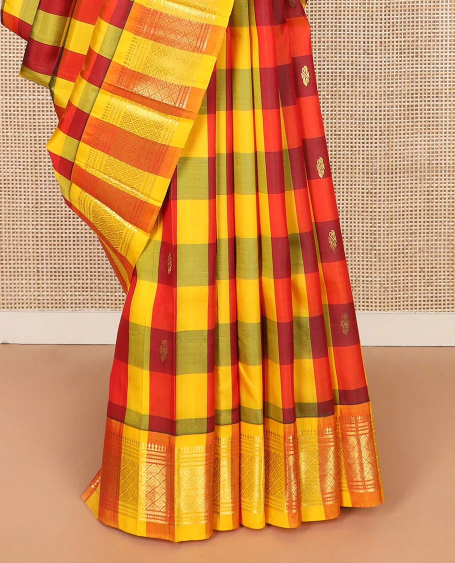 Multi-color zari buttas Kanchipuram silk saree, contrast border of paneer sombu, banaras, muthu, and jaal designs, and zari design pallu - Image 4