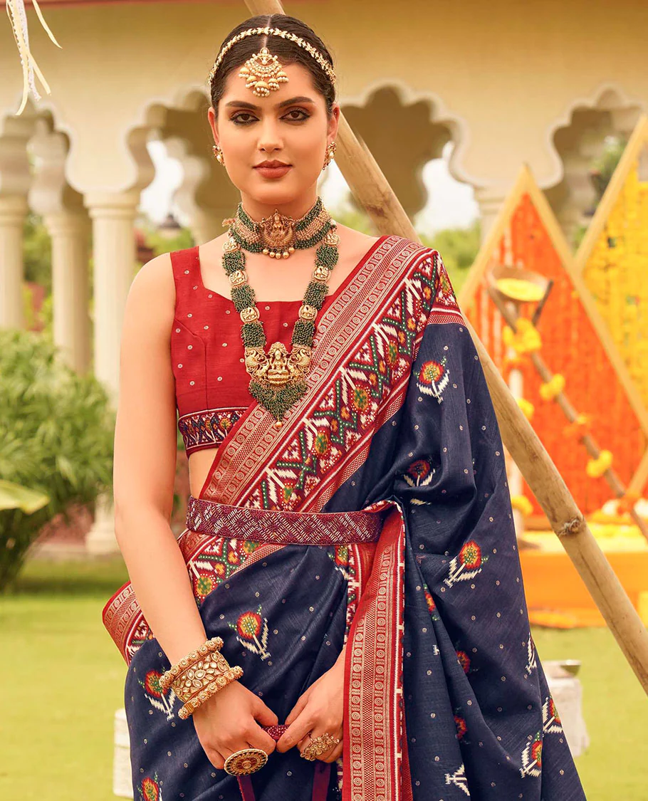 Navy blue patola floral motifs printed designer saree, contrast intricate patola border, and floral motifs patola printed pallu - Image 2