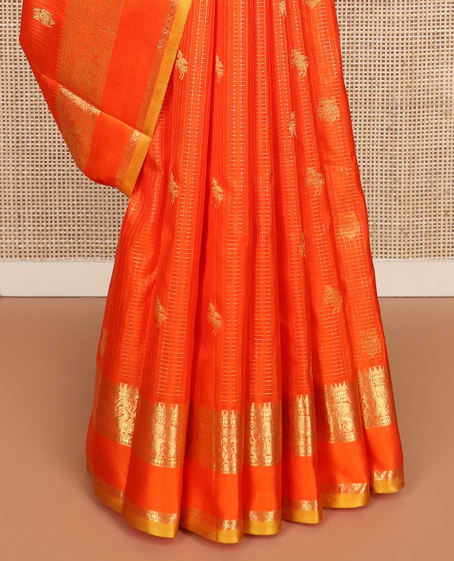 Orange checked with kuthirai and iruthalai pakshi buttas Kanchipuram silk saree, zari border of rekku, paisa, yaanai, mayil, and mayil kann, and paiyadi kattam pallu - Image 5