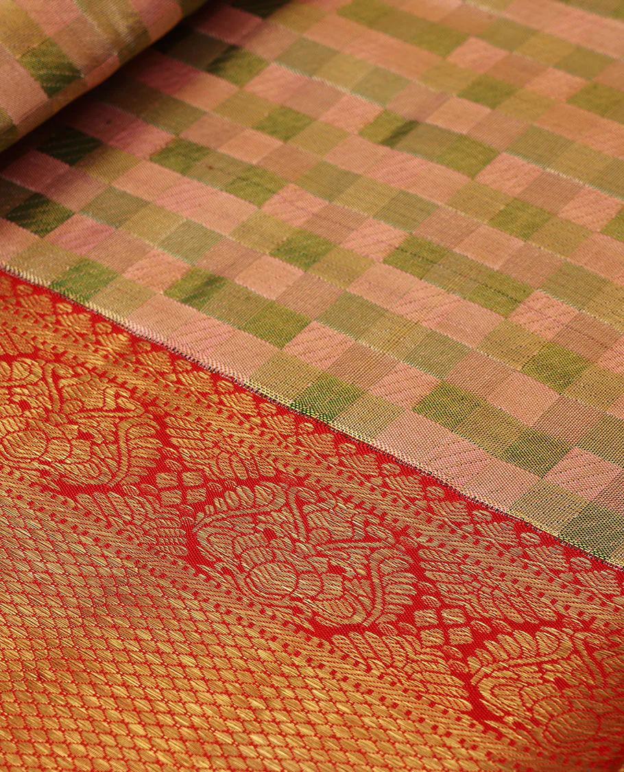 Peach checked Samudrika silk saree, contrast border of thilakam mokku,muthu,banaras,floral,mayil kann & cross kamalam & jaal pallu - Image 5