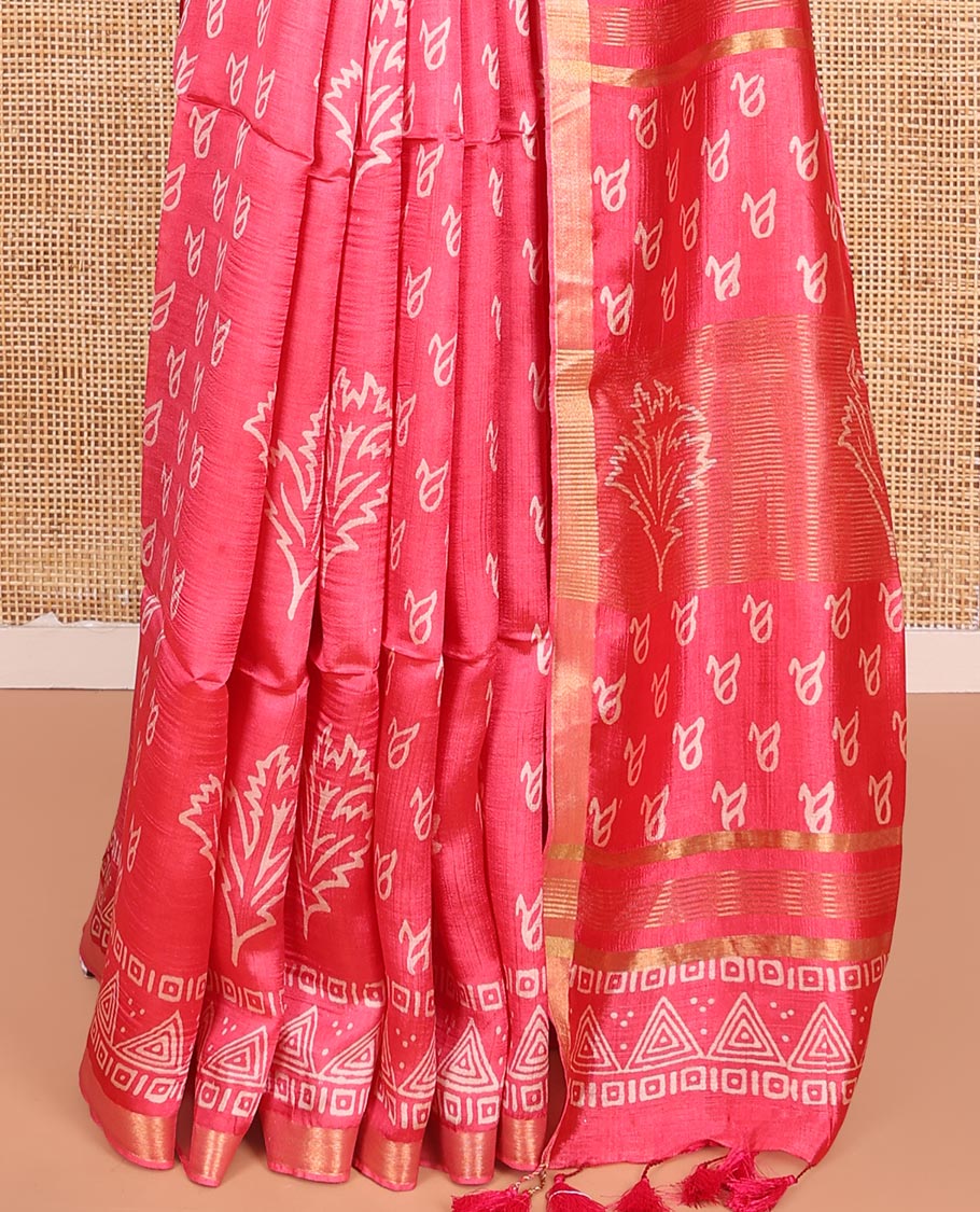 Pink Banana Pith Saree Elegantly Printed with Batik-Style Geometric Patterns Printed All Over Its Body, Subtly Woven Zari Piping Border, Printed Pallu, and Paired with a Batik Printed Matching Blouse - Image 4
