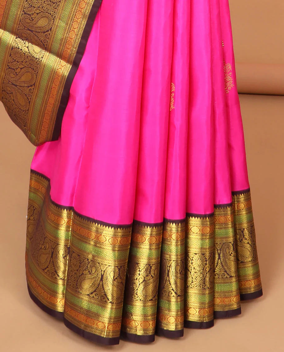 Pink buttas kancheepuram silk saree with contrast korvai border of rekku, banaras, poo chakram, manga design & floral zari design pallu - Image 5