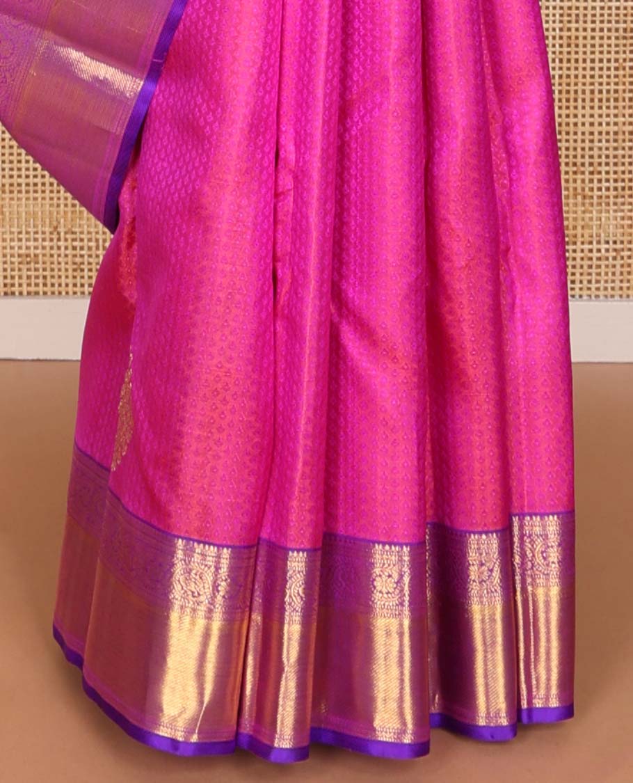 Pink floral design Parampara silk saree with self border of thilakam mokku, muthu , kodi visiry, banaras design & zari design pallu - Image 5