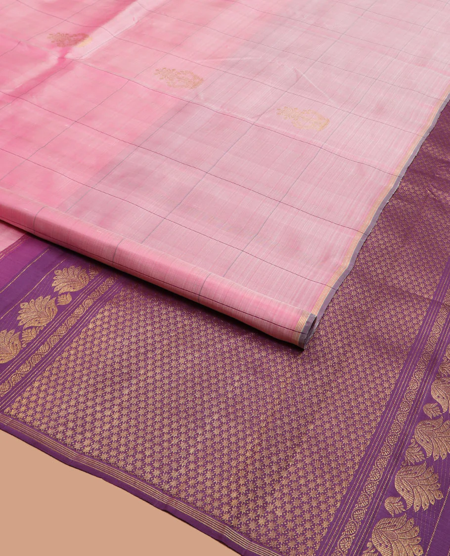 Pink Kanchipuram Silk Saree Featuring Zari Buttas Enclosed in Checks, Complemented by a Contrast Piping Border, with a Pallu Depicting Kodi Visiry and Star Vanki Designs, Paired with a Contrast Plain Blouse - Image 2