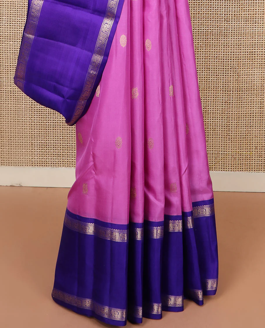 Pink mayil chakram Vasundhara silk saree, contrast rettai pettu border of rekku, muthu, and mayil and yaanai designs, and jaal pallu - Image 4