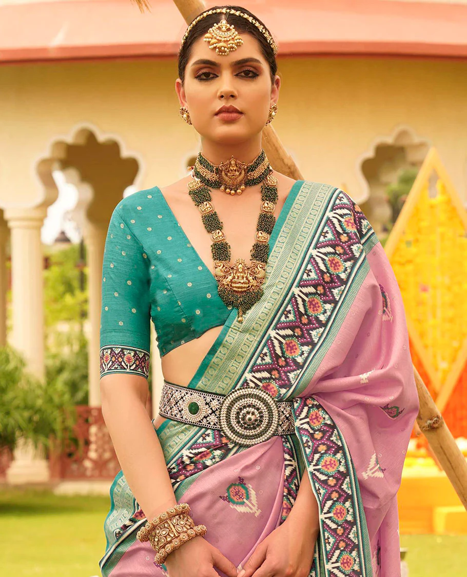 Pink patola floral motifs printed designer saree, contrast intricate patola border, and floral motifs patola printed pallu - Image 2