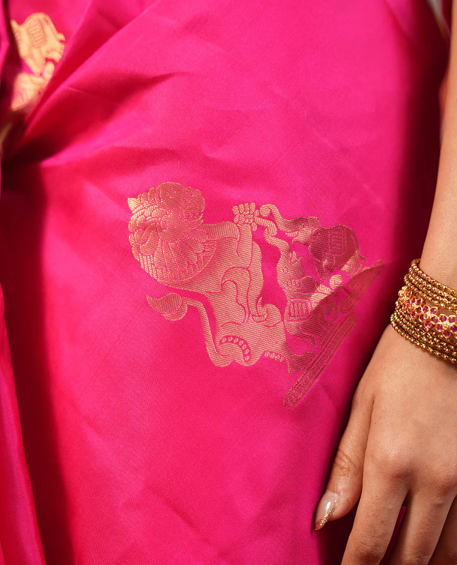 Pink singam and yaanai zari buttas woven Vasundhara silk saree, zari border of mayil kann, rudraksham, muthu, mayil, and yaali designs, and intricate pallu - Image 5