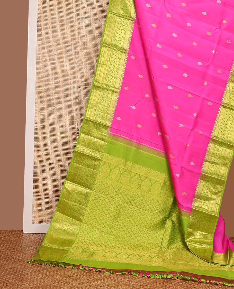 Pink zari buttas Kanchipuram silk saree, contrast zari border of vanki, kodi visiry, and poun designs, and contrast pallu of jaal design - Image 3